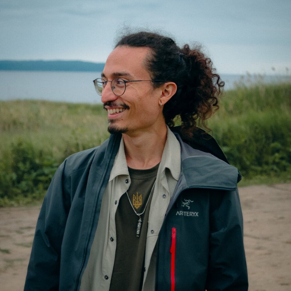 Meet your Posher, Troy